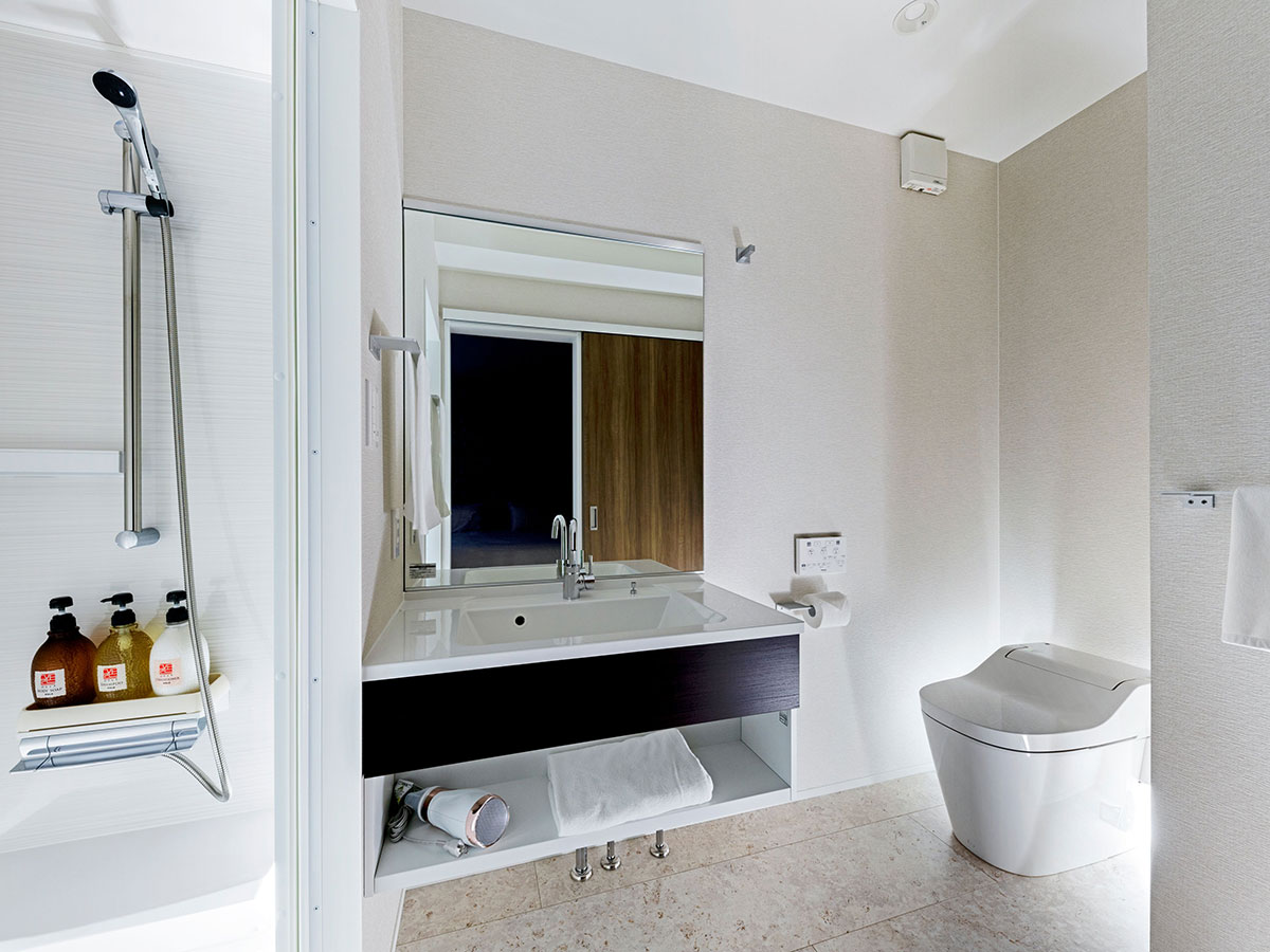hakuba luxury home grey wolf