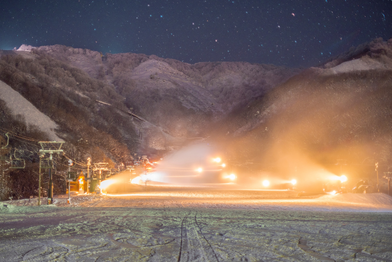 Where to Ski in Hakuba - Night Skiing