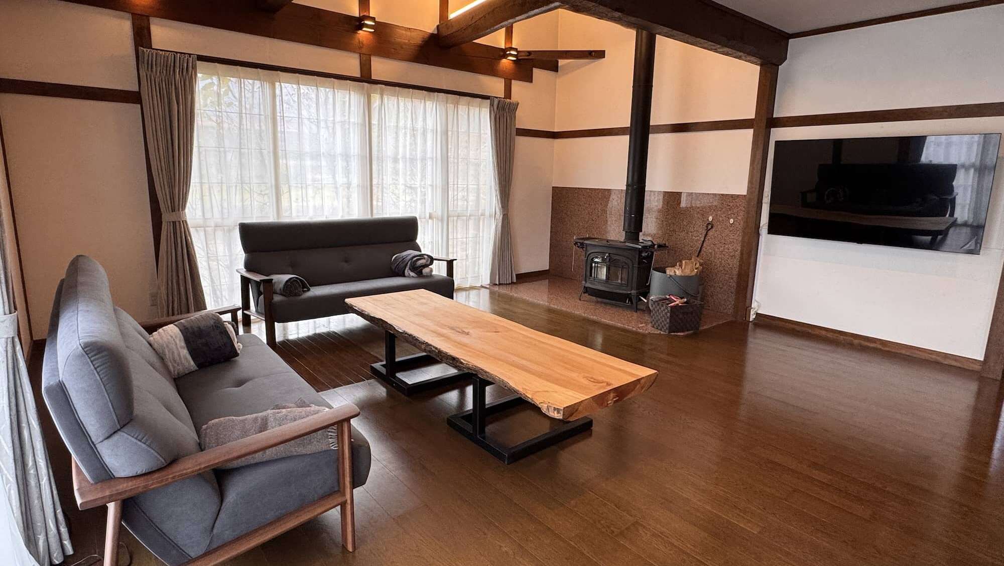5 Peaks Accommodation 4 Bedroom Chalet-107 2