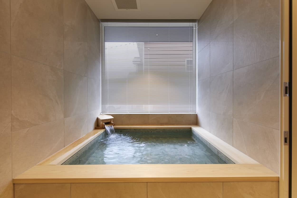 Kyla Hakuba Luxury Accommodation Chalet 5-Bedroom Chalet Onsen