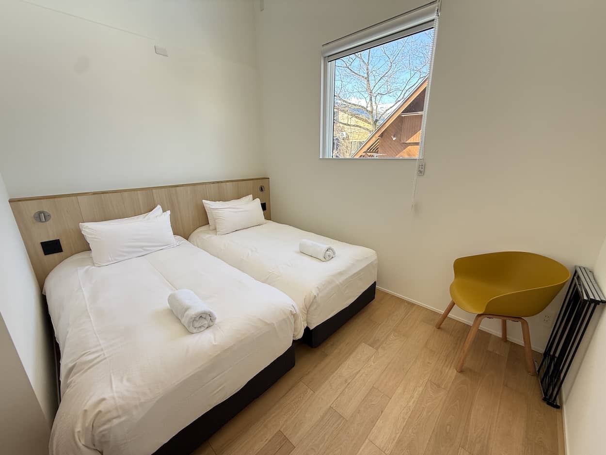 Casa Indigo Luxury Chalet Accommodation - Echoland Onsen Sauna Fireplace Mountain Views